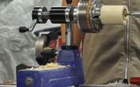 Chasing mechanism holding chuck