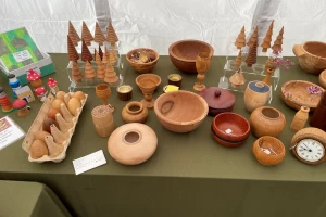 Woodturning exhibits at Thornton Show