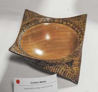 Asymmetric manta ray bowl