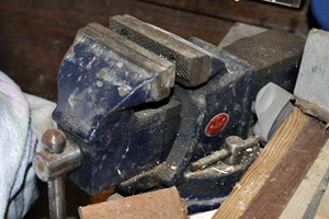 Bench vice