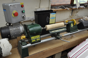 Woodturning lathe